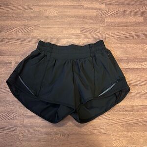 LULULEMON HOTTY HOT BLACK ATHLETIC RUNNING SHORTS SIZE 2